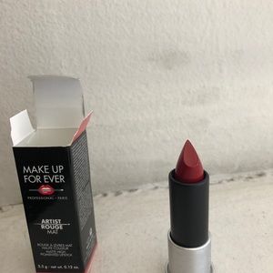 Make Up Forever MATTE HIGH PIGMENTED LIPSTICK